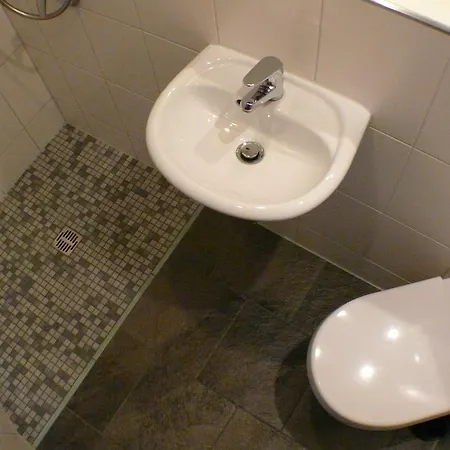 Garni Ruth Mutterstadt